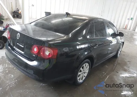 2010 Volkswagen Jetta Limited Edition z USA, uszkodzony, nr VIN 3VWAX7AJ5AM158961